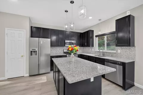 Kitchen - 567 Brook Meadow Dr, Ballwin, MO 63021 photo 3 of 3