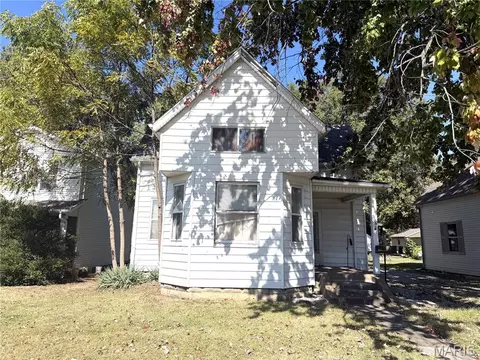 306 E Adams St, O'fallon, IL 62269