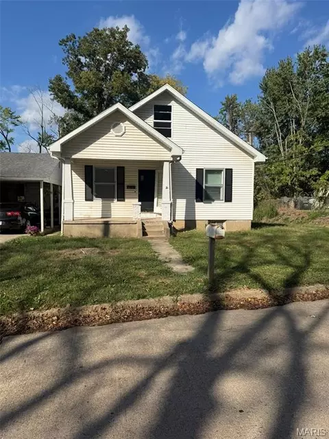 2014 Bloomfield St, Cape Girardeau, MO 63703