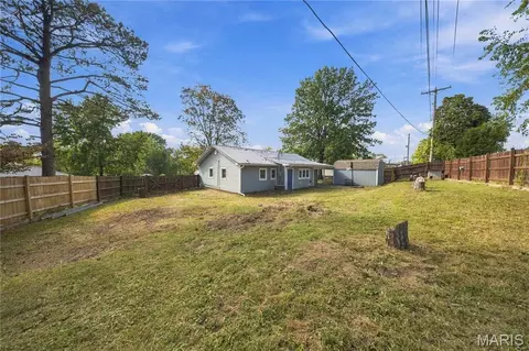 Exterior - 400 Bill Ave, Rolla, MO 65401 photo 2 of 9