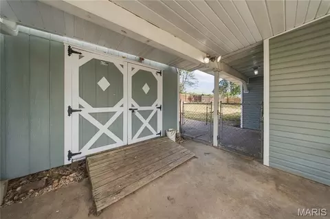 Exterior - 400 Bill Ave, Rolla, MO 65401 photo 8 of 9