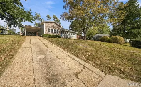 Exterior - 400 Bill Ave, Rolla, MO 65401 photo 7 of 9