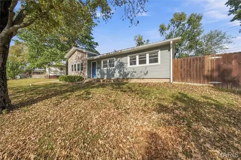 Exterior - 400 Bill Ave, Rolla, MO 65401 photo 4 of 9