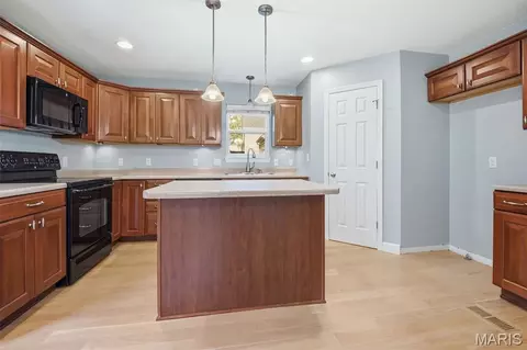Kitchen - 7239 Bruno Ave, Maplewood, MO 63143 photo 2 of 2