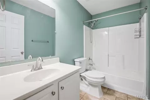 Bath - 7239 Bruno Ave, Maplewood, MO 63143 photo 3 of 3
