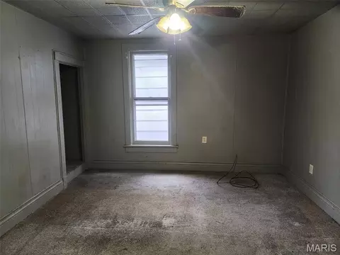 Bedroom - 1805 Grace St, Hannibal, MO 63401 photo 2 of 3