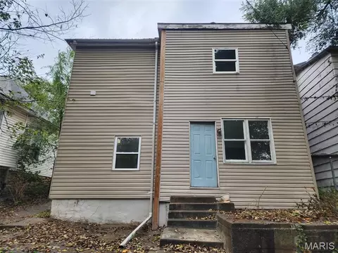 Exterior - 1805 Grace St, Hannibal, MO 63401 photo 5 of 6