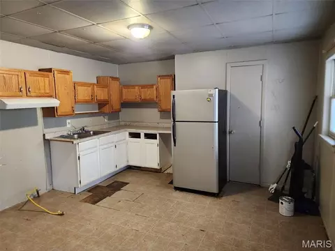 Kitchen - 1805 Grace St, Hannibal, MO 63401 photo 1 of 1