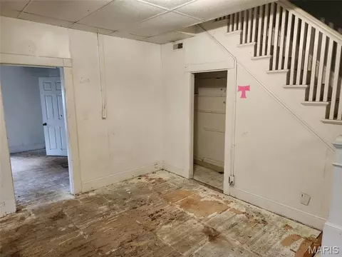 Entry Way - 1805 Grace St, Hannibal, MO 63401 photo 1 of 2