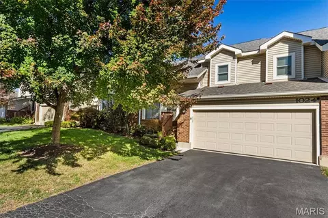 1024 N Spoede Rd, Saint Louis, MO 63146