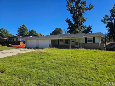 11164 Mammoth Dr, Saint Louis, MO 63136