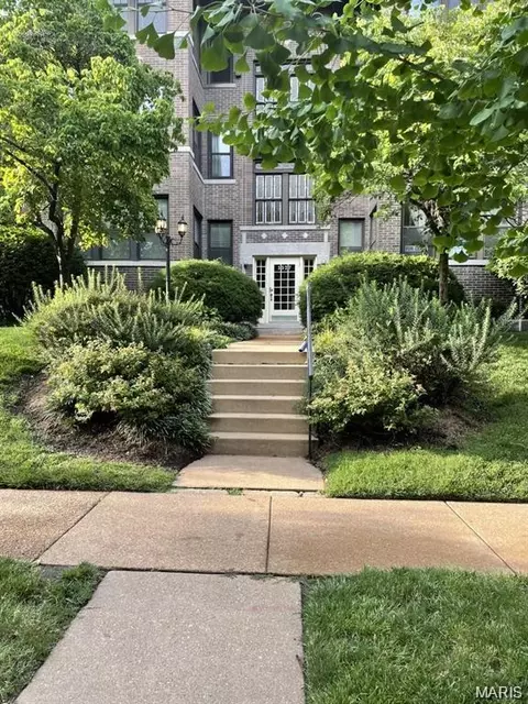 5527 Waterman Blvd #1E, Saint Louis, MO 63112