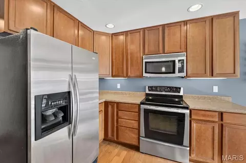 Kitchen - 2016 Derby Run Ct, Imperial, MO 63052 photo 3 of 4
