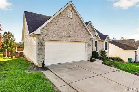 Exterior - 2016 Derby Run Ct, Imperial, MO 63052 photo 5 of 15