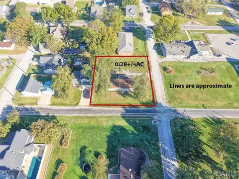 205 W Elm St, Millstadt, IL 62260
