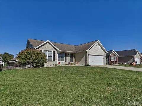 Exterior - 115 Shadowbrooke, Troy, IL 62294 photo 2 of 8