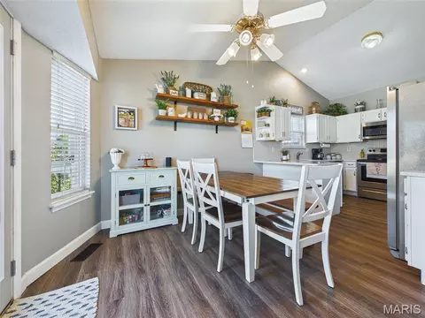 Dining - 115 Shadowbrooke, Troy, IL 62294 photo 2 of 2