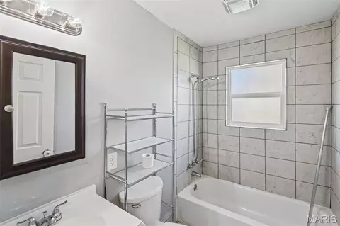Bath - 215 Avalon St, Brighton, IL 62012 photo 1 of 1