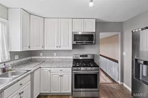 Kitchen - 215 Avalon St, Brighton, IL 62012 photo 2 of 4