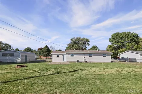Exterior - 215 Avalon St, Brighton, IL 62012 photo 3 of 4