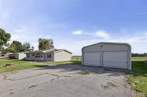 Exterior - 215 Avalon St, Brighton, IL 62012 photo 4 of 4
