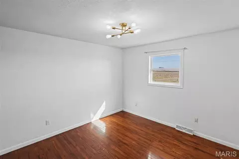 Bedroom - 215 Avalon St, Brighton, IL 62012 photo 6 of 6