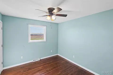 Bedroom - 215 Avalon St, Brighton, IL 62012 photo 2 of 6