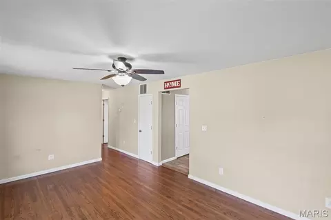 Living - 215 Avalon St, Brighton, IL 62012 photo 3 of 6