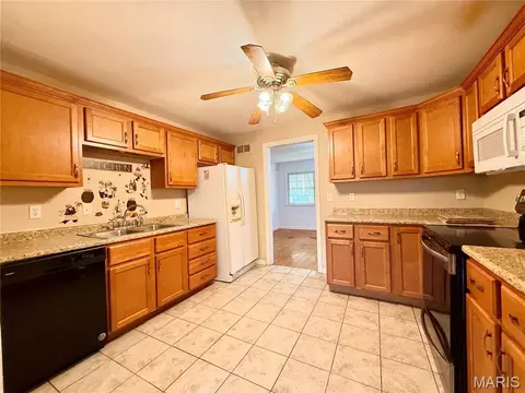 Kitchen - 408 Warfield Ave, Ferguson, MO 63135 photo 2 of 6