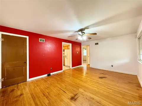 Living - 408 Warfield Ave, Ferguson, MO 63135 photo 2 of 4