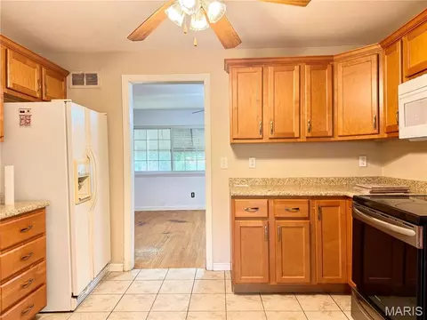 Kitchen - 408 Warfield Ave, Ferguson, MO 63135 photo 4 of 6