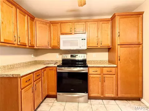 Kitchen - 408 Warfield Ave, Ferguson, MO 63135 photo 1 of 6