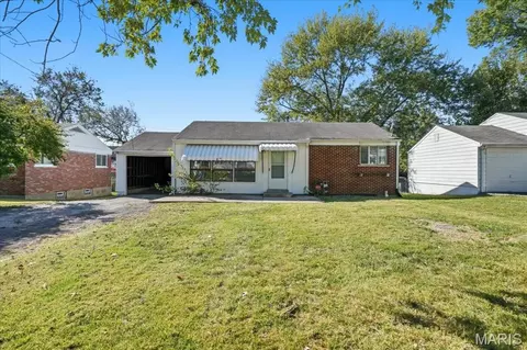 31 Westdell Dr, Saint Louis, MO 63136