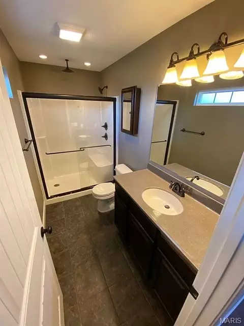 Bath - 21028 Halifax Dr #A & B, Saint Robert, MO 65584 photo 2 of 5