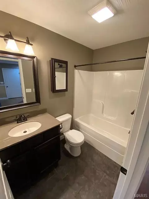 Bath - 21028 Halifax Dr #A & B, Saint Robert, MO 65584 photo 3 of 5