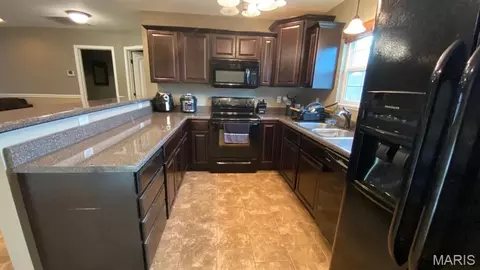 Kitchen - 21028 Halifax Dr #A & B, Saint Robert, MO 65584 photo 3 of 4