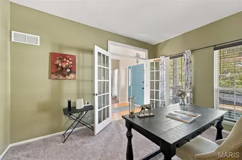 Entry Way - 552 Hickory Mnr, Arnold, MO 63010 photo 3 of 8