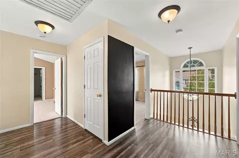 Entry Way - 552 Hickory Mnr, Arnold, MO 63010 photo 8 of 8