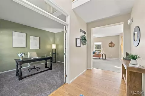 Entry Way - 552 Hickory Mnr, Arnold, MO 63010 photo 2 of 8