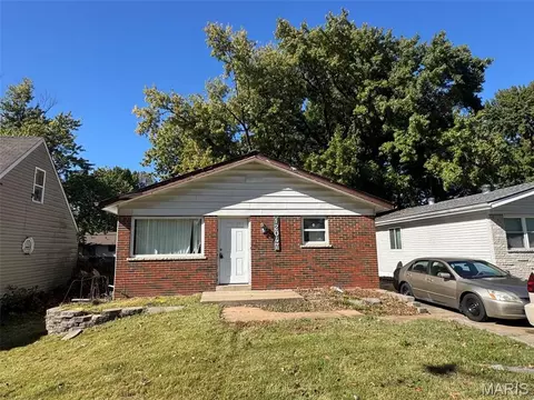 12047 Larimore Rd, Saint Louis, MO 63138