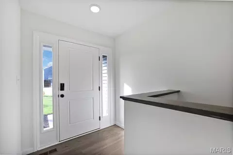 Entry Way - 354 Olympic Dr, Pacific, MO 63069 photo 1 of 2