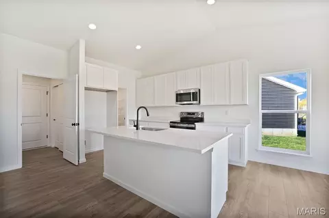 Kitchen - 354 Olympic Dr, Pacific, MO 63069 photo 1 of 2