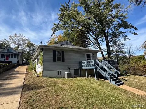 2929 Alger Ave, Saint Louis, MO 63121
