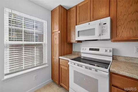 Kitchen - 4201 Spring Creek Ln, O'fallon, MO 63368 photo 3 of 4