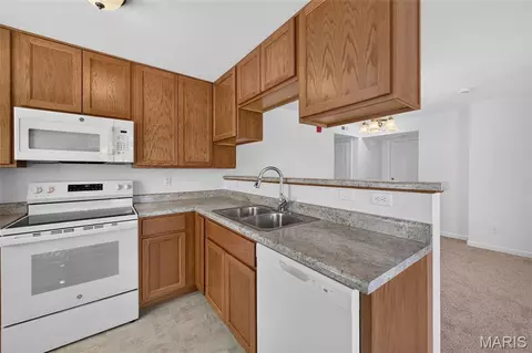 Kitchen - 4201 Spring Creek Ln, O'fallon, MO 63368 photo 2 of 4