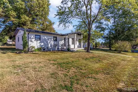 Exterior - 302 Moore St, Dexter, MO 63841 photo 2 of 7