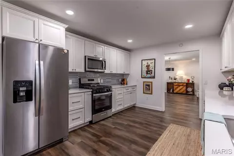 Kitchen - 302 Moore St, Dexter, MO 63841 photo 1 of 3