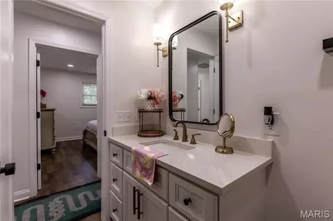 Bath - 302 Moore St, Dexter, MO 63841 photo 2 of 3