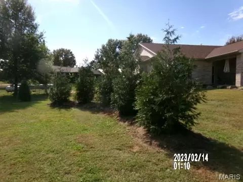 Exterior - 122 Maple Ln, Bourbon, MO 65441 photo 3 of 7