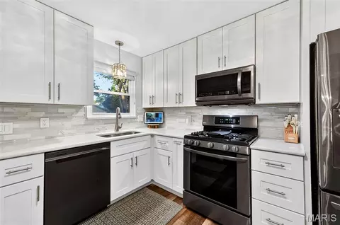 Kitchen - 219 Brookside Ln, Ballwin, MO 63021 photo 2 of 3